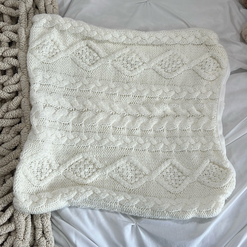 cable knit pillowcase